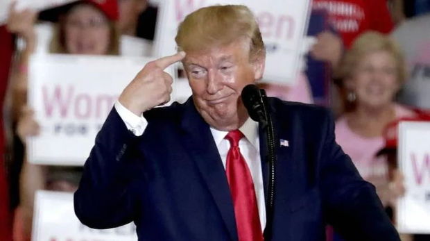 Tramp “Çin virusu” ifadəsinə görə məhkəməyə verilib - VİDEO