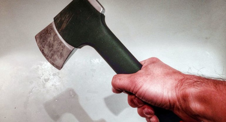 Həbsxana yoldaşını evində baltaladı - Sumqayıtdakı qətlin təfərrüatı