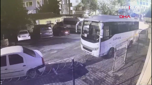 Ana yeni dünyaya gətirdiyi körpəsini zibilliyə atdı - VİDEO