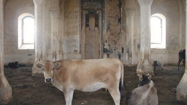 В России на имама подали в суд за публикацию об Агдамской мечети, превращенной армянами в хлев - ВИДЕО