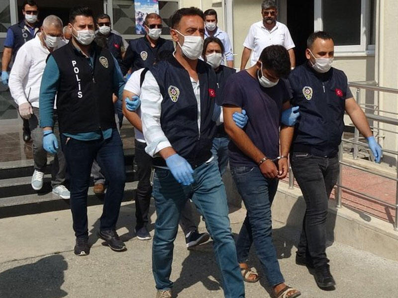 Bütün ailə birləşib qızı qətlə yetiriblər - Namus üstündə