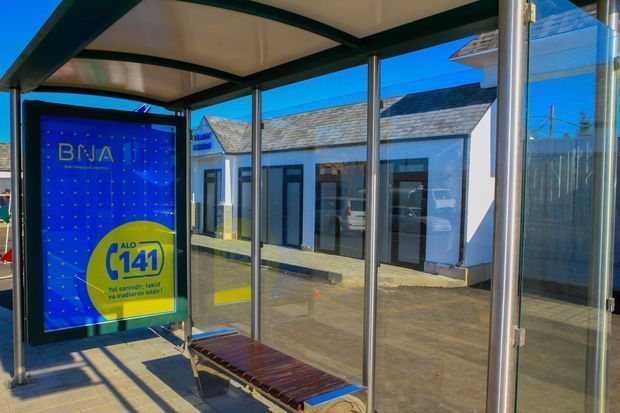 В Баку на автобусной остановке ударили ножом 51-летнюю женщину