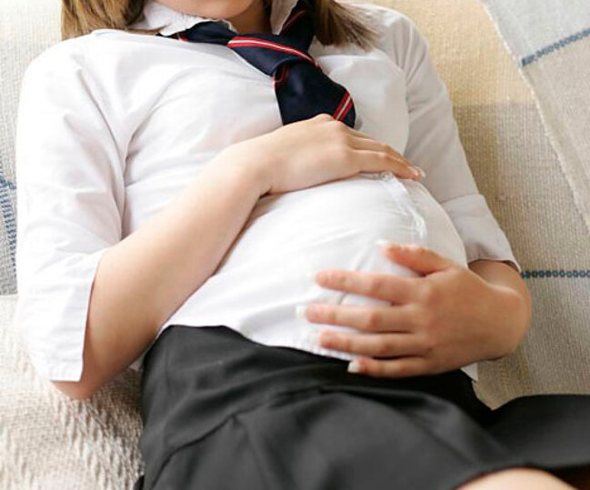 Azərbaycanda 15 yaşlı qız ana oldu