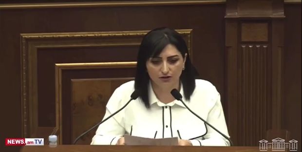 Ermənistan parlamentindən rüsvayçı görüntülər: Vitse-spiker deputatı təhqir etdi - VİDEO