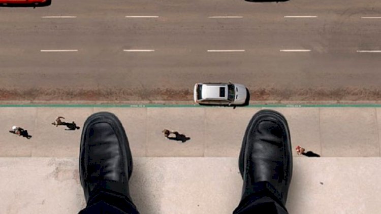 Abşeronda intihar - Özünü 14-cü mərtəbədən atdı