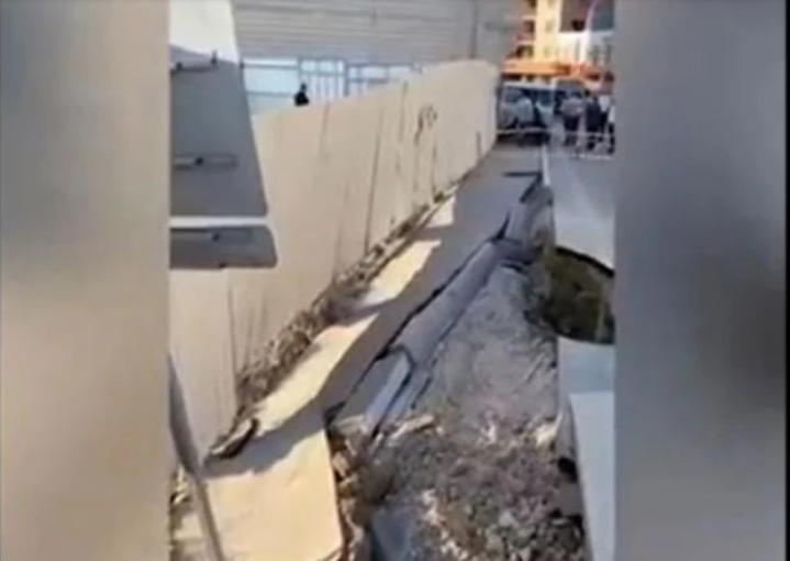 Bakıda yol çökdü, qaz kəməri deformasiyaya uğradı — VİDEO