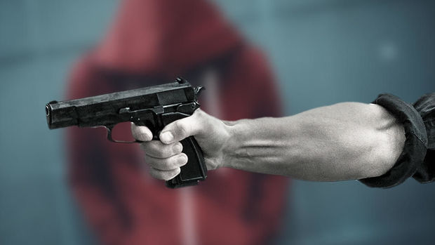 Rusiyada küçədə iki məktəbli güllələndi