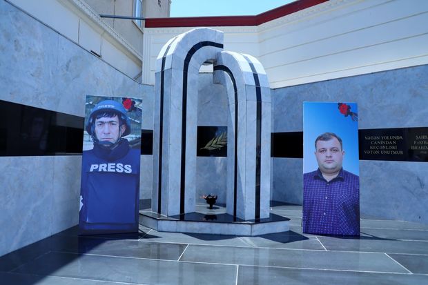 Şəhid jurnalistlərin xatirəsi əbədiləşdirildi - FOTO