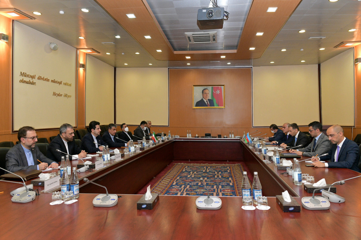 Nazir Rəşad Nəbiyev İranın yol və şəhərsalma naziri ilə görüşüb