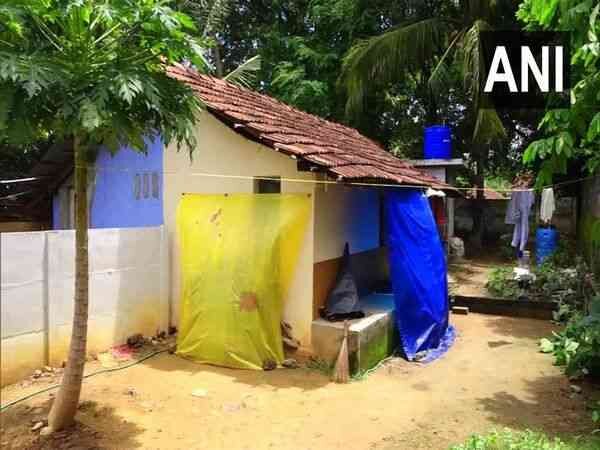 11 il əvvəl itkin düşən qız qonşu evdə tapıldı: Gizli, bağlı otaqda... - FOTO