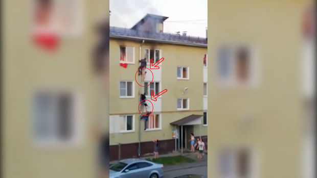 Qonşular əl birliyi ilə yanğının ortasından uşaqları xilas etdilər - VİDEO