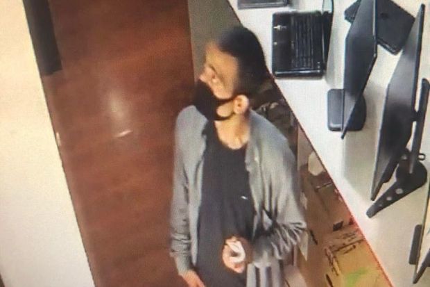 В бакинском магазине украли жесткий диск - ВИДЕО