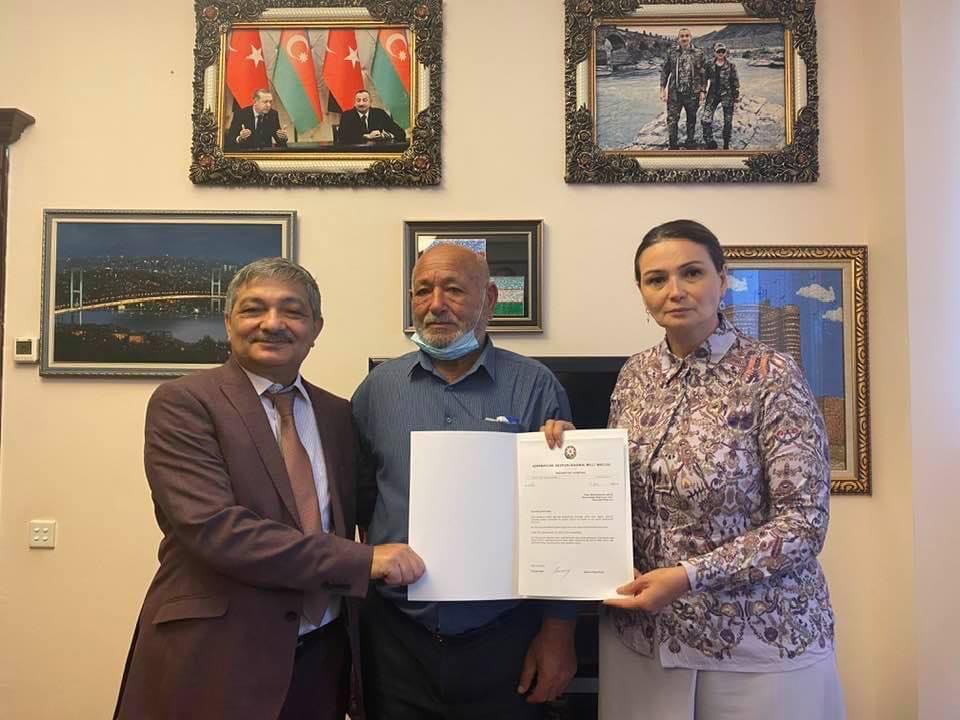 Qənirə Paşayeva Şəhid Məmmədağa Bağırovun atası Həsənağa Bağırovla görüşüb