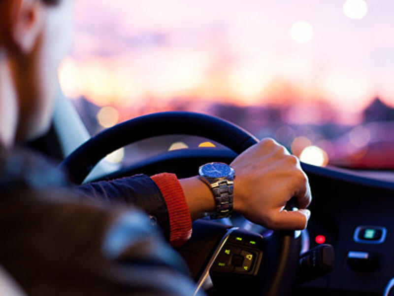 İntim fotoları yayılan polis əməkdaşı xidmətdən qovuldu