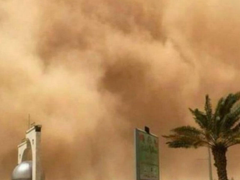 Küveyti qum fırtınası iflic etdi - VİDEO