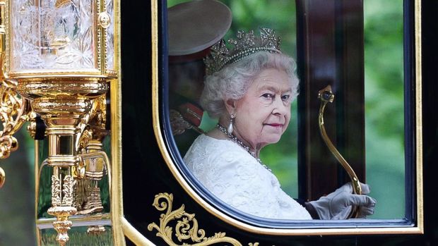 II Elizabet taxtdan imtina səbəblərini müzakirə edib