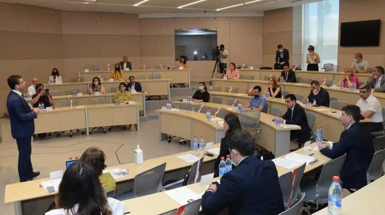“Mediada islahatlara doğru” mövzusunda silsilə seminarlara başlanıldı - FOTOLAR