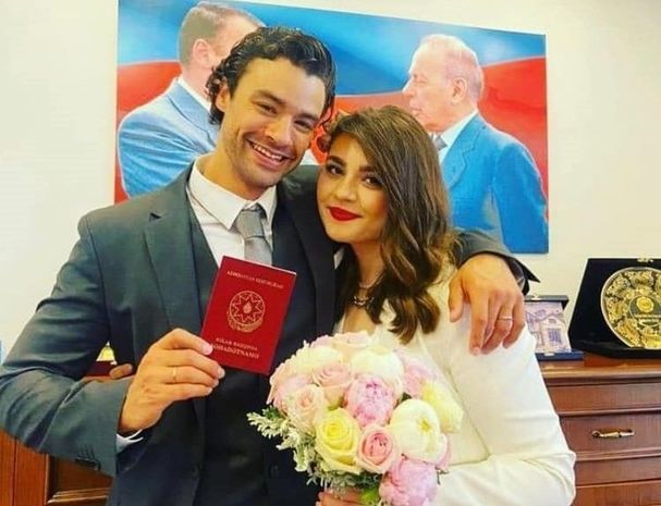 Сын Ван Дамма, женившийся на азербайджанской пианистке, поддержал Азербайджан в военный период - ФОТО