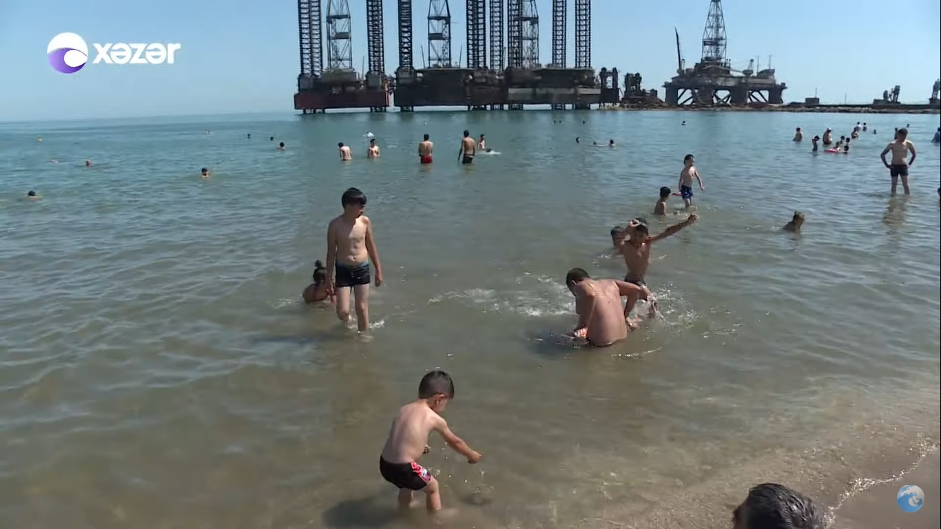 DİQQƏT: Bu çimərliklərdə çimmək təhlükəlidir - VİDEO