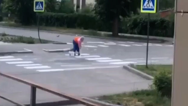 Yola piyada zolağı çəkən təqaüdçü ilə bağlı araşdırmalara başlanıldı - VİDEO