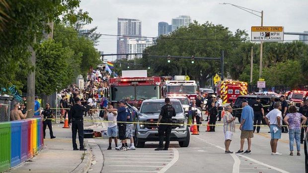 ABŞ-da sürücü yük maşınını gey-parad iştirakçılarının üzərinə sürdü - VİDEO