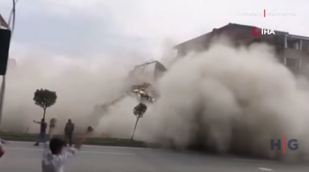 В Турции обрушился жилой дом - ВИДЕО