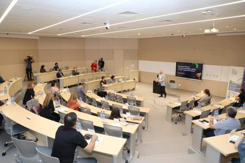 “Mediada islahatlara doğru” mövzusunda silsilə seminarlar davam edir