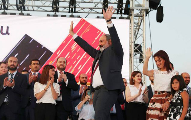 Paşinyan daxili siyasi böhranın bitdiyini elan etdi