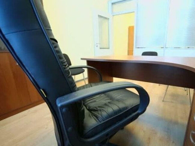 Azərbaycanda 48 yaşlı məmur ofisdə qəfildən öldü