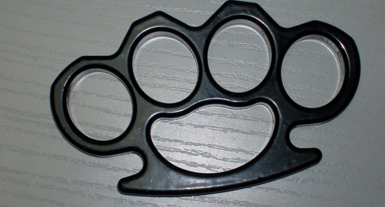 Sürücünü beşbarmaqla hədələyib pulunu aldı