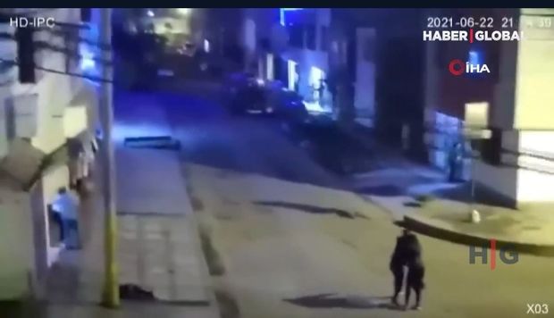 Təhlükəsizlik kameraları güclü zəlzələni anbaan qeydə aldı - VİDEO