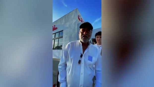 İnsanlardan yardım istəyən rəssam bir günün içində zəngin insana çevrildi - VİDEO