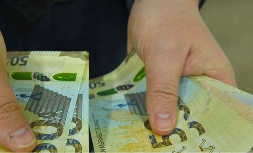 Azərbaycanda vəzifəli şəxs barəsində cinayət işi başlandı