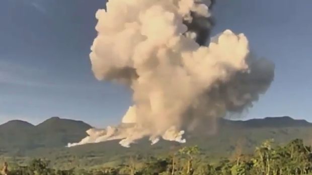 Kosta-Rikada vulkanın püskürmə anı videoya düşüb - VİDEO