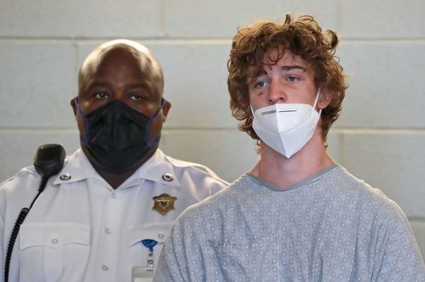 Sərxoş atasının bədənindən cinləri qovmaq adı ilə onu qətlə yetirdi - FOTO