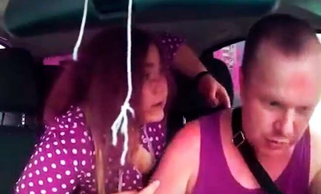 Qadın müştəri hisslərinə hakim ola bilmədi: Sürücüyə qarşı utancverici əməl-VİDEO