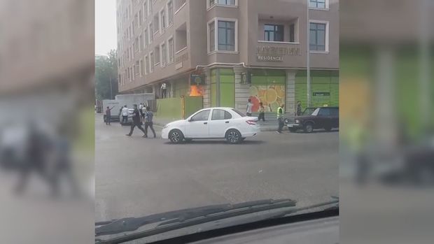 Bakının məşhur supermarketində yanğın - VİDEO
