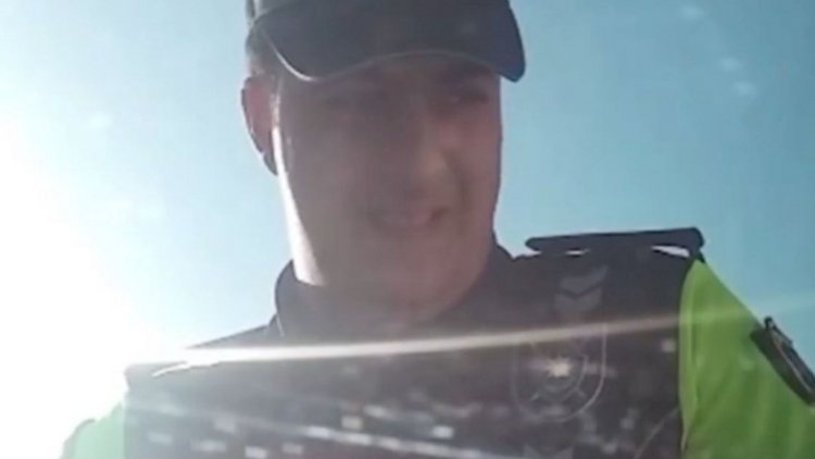 Sürücüdən rüşvət aldığı iddia edilən polis cəzalandırıldı