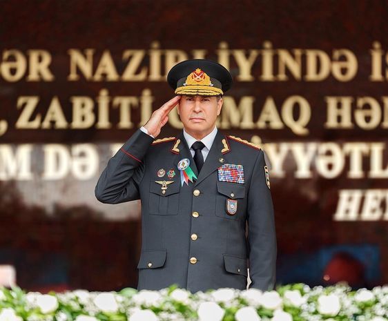 Вилаят Эйвазов поздравил сотрудников МВД