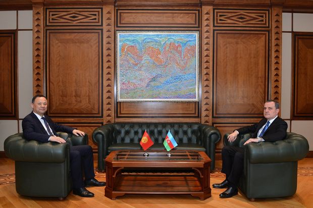 Джейхун Байрамов провел встречу один на один с кыргызским коллегой - ОБНОВЛЕНО + ВИДЕО