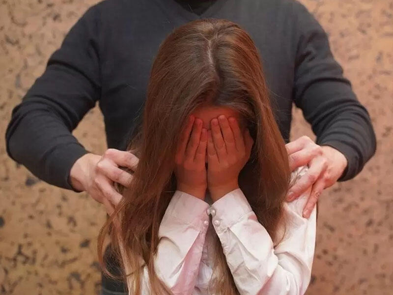 Sosial şəbəkədə tanış olduğu məktəblini zorladı - Barəsində axtarış elan olundu - FOTO