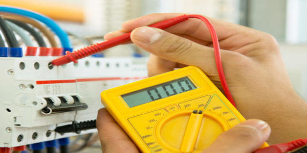 Bakıda restoranda kişini elektrik cəryanı vurdu