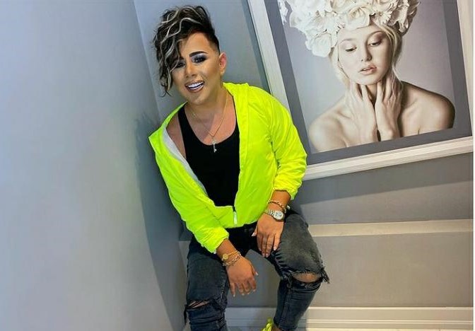 Bayram Nurlu qadın müğənni ilə kafedə öpüşərkən görüntüləndi (FOTO)