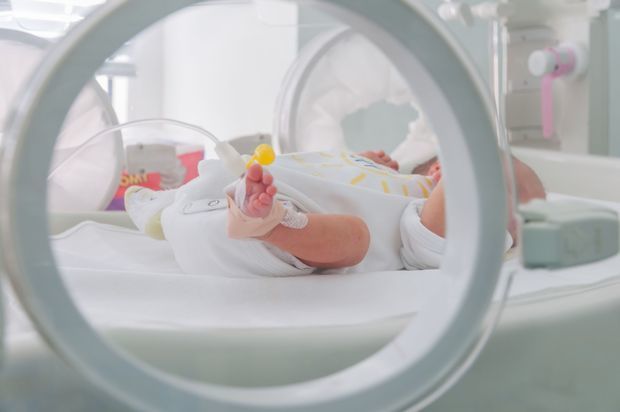 Стало известно о состоянии ребенка, найденного в мусорном баке в Сумгайыте