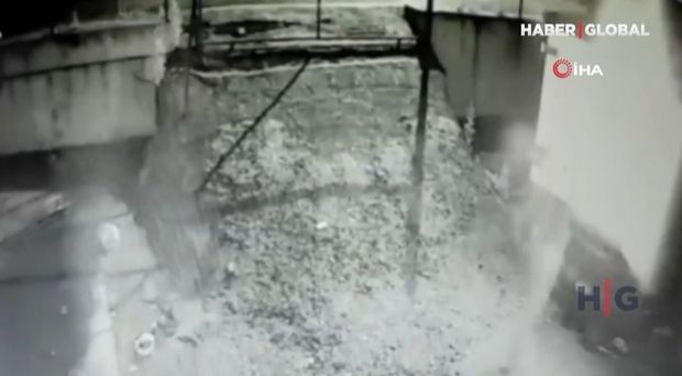 Üç gəncin olduğu konteynerdə güclü partlayış - VİDEO