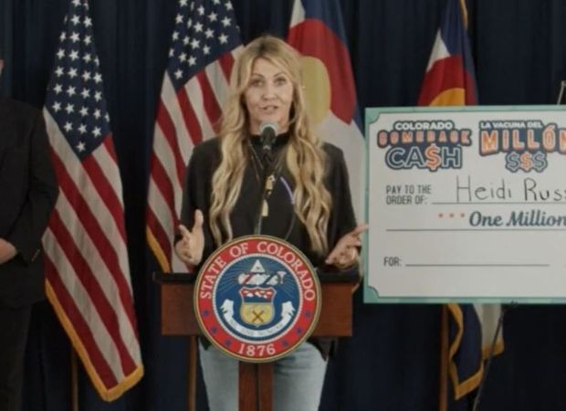 Çoxuşaqlı ana vaksin vurduranlar üçün lotereyada milyon dollar qazandı - FOTO