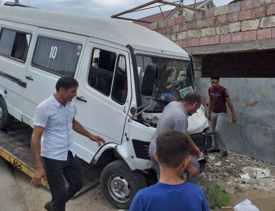 Şirvanda mikroavtobus qəzasında yaralananların kimliyi bəlli oldu - YENİLƏNİB+FOTO