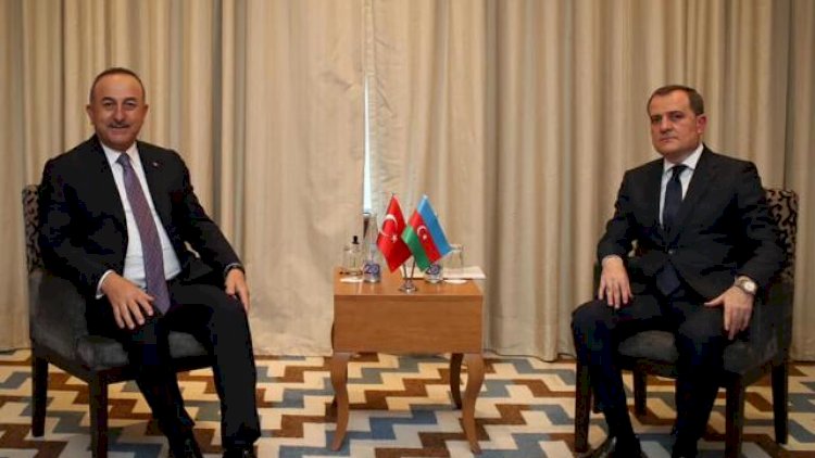 Mövlud Çavuşoğlu Ceyhun Bayramovu təbrik etdi