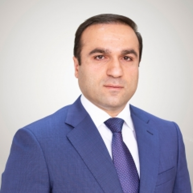 Ekologiya və Təbii Sərvətlər Nazirliyinin məmuru özünə bahalı maşın aldı — FOTO