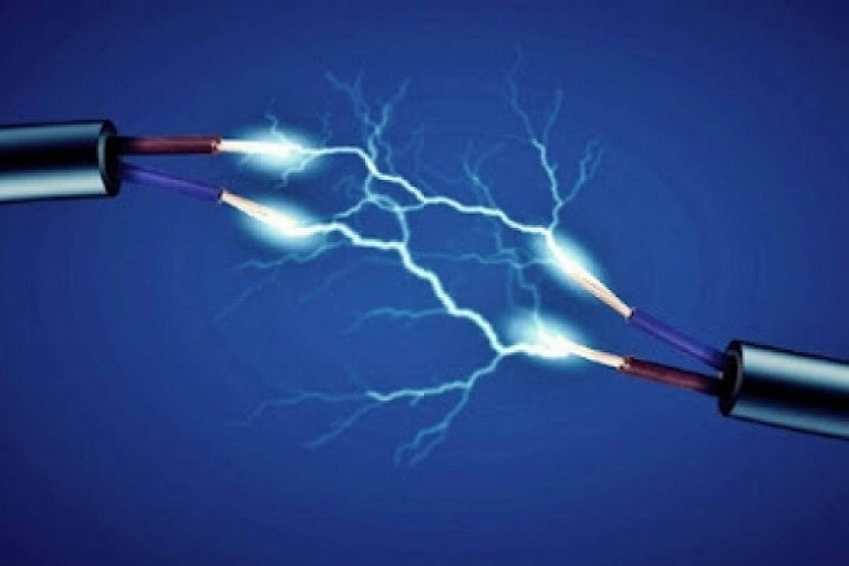 Salyanda 15 yaşlı qızı həyəti sulayarkən elektrik cərəyanı vurub öldürüb